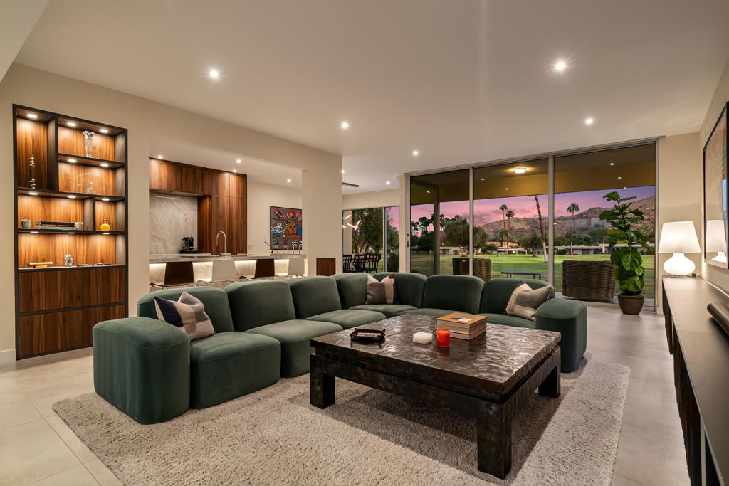 133 Desert Lakes Drive