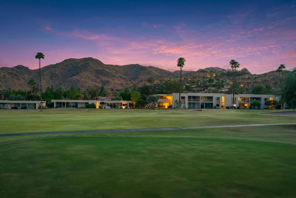 133 Desert Lakes Drive