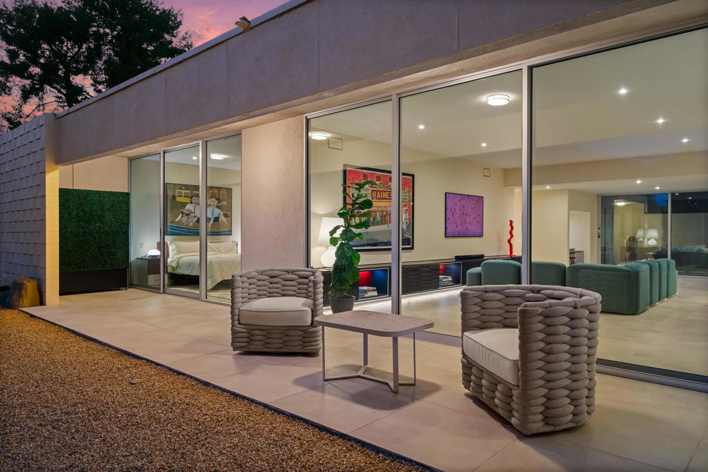 133 Desert Lakes Drive