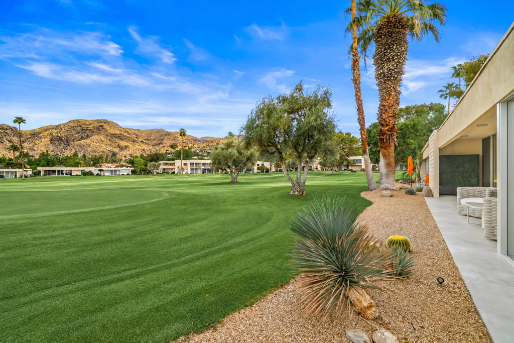 133 Desert Lakes Drive