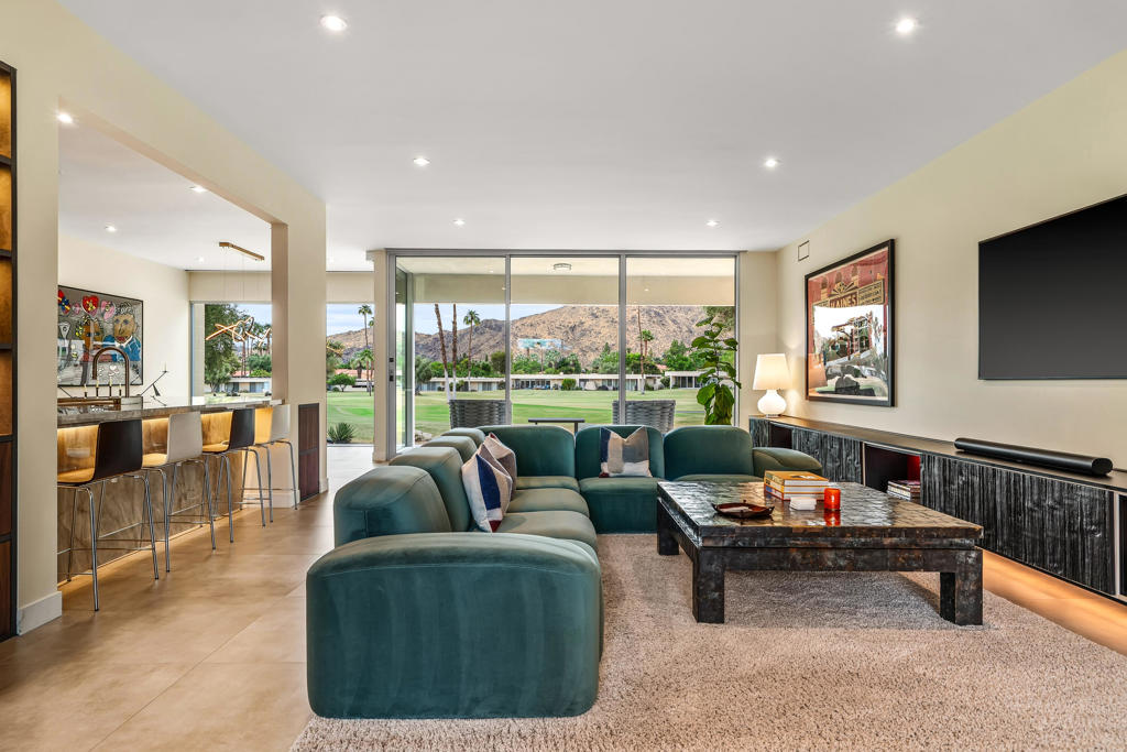 133 Desert Lakes Drive