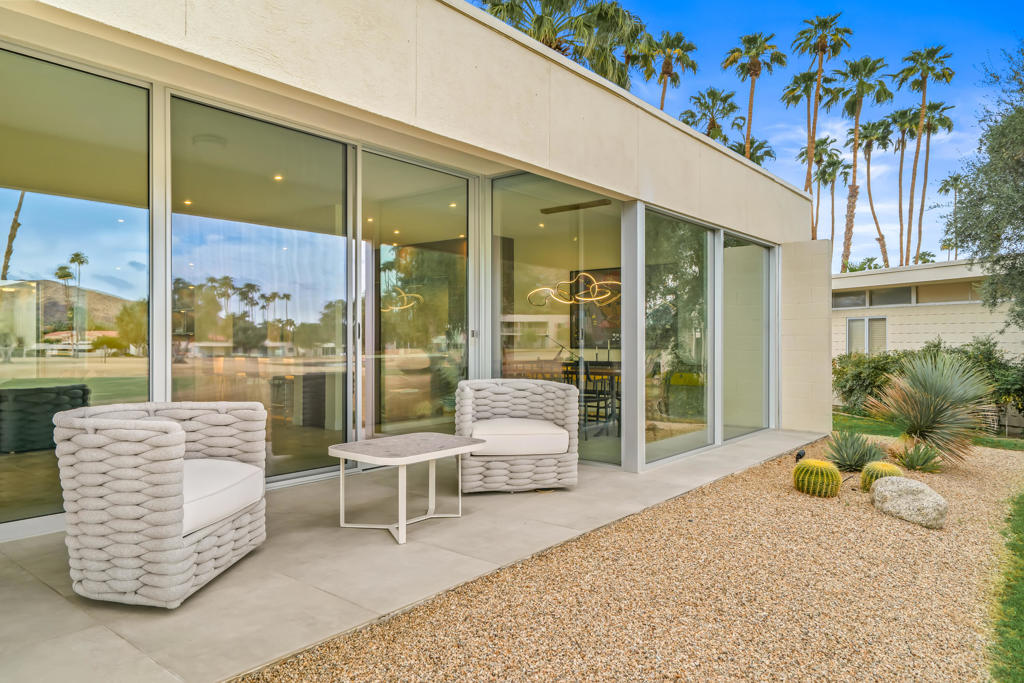 133 Desert Lakes Drive
