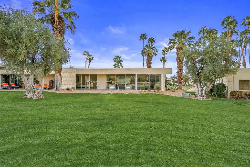 133 Desert Lakes Drive
