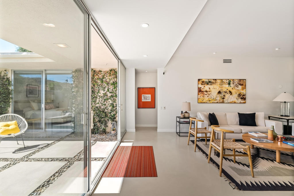 260 Desert Lakes Drive