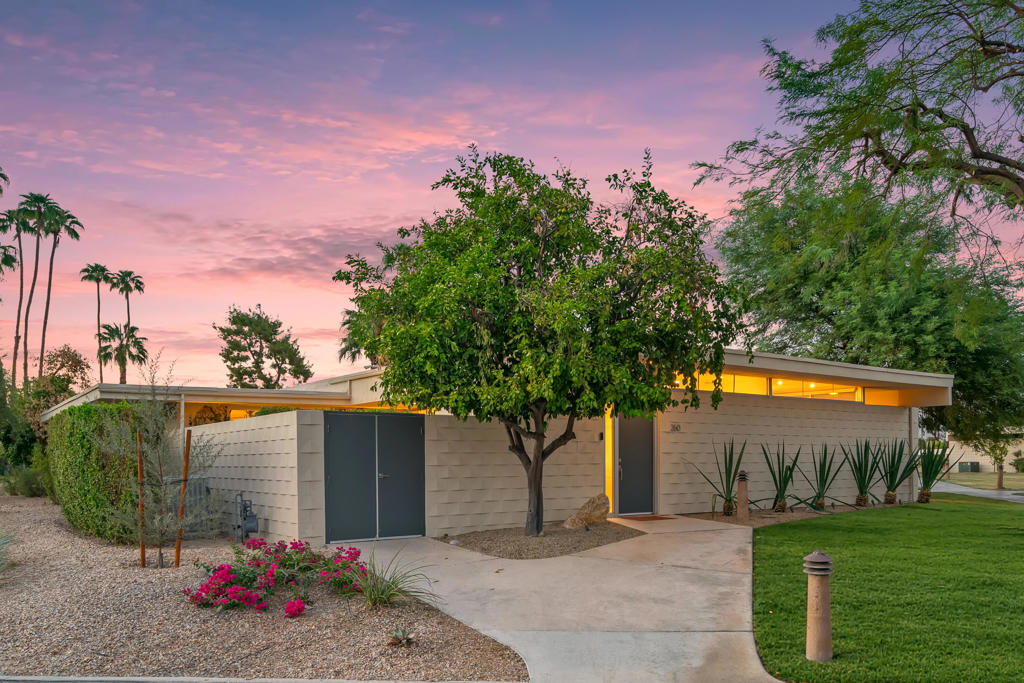 260 Desert Lakes Drive