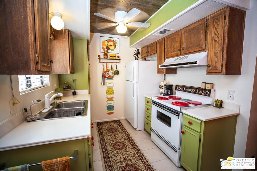 1050 E Ramon Road 34