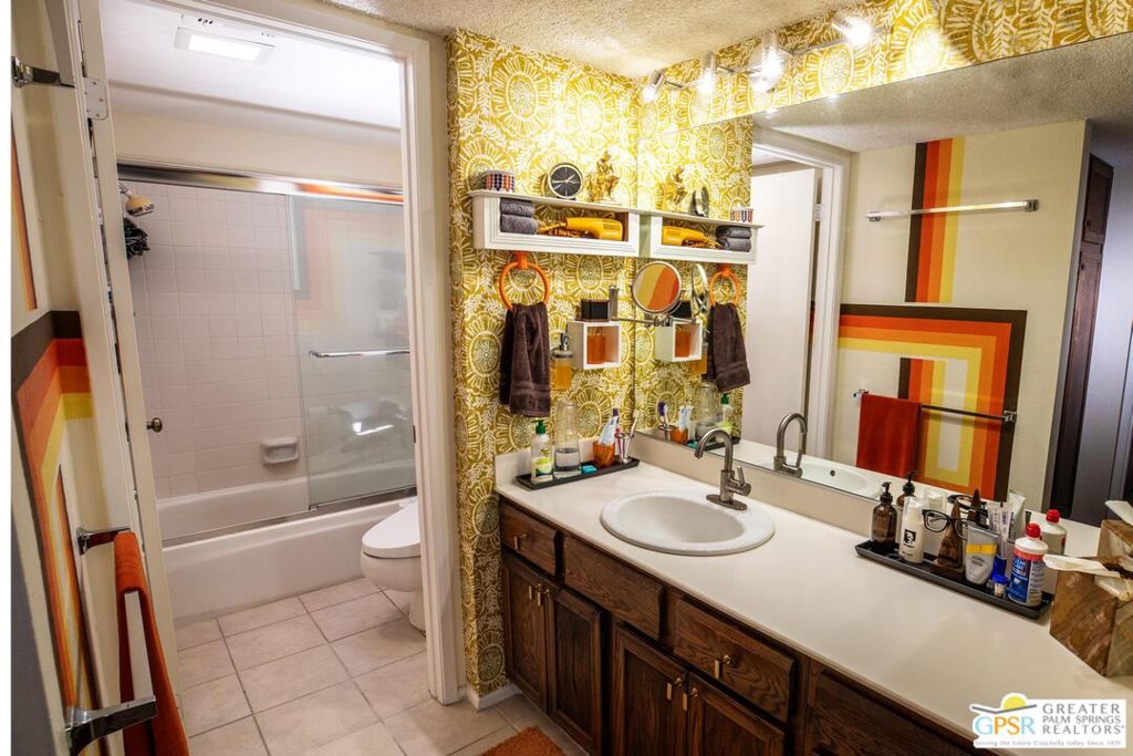 1050 E Ramon Road 34