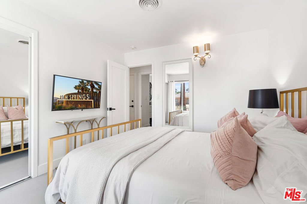 165 S Avenida Elenora