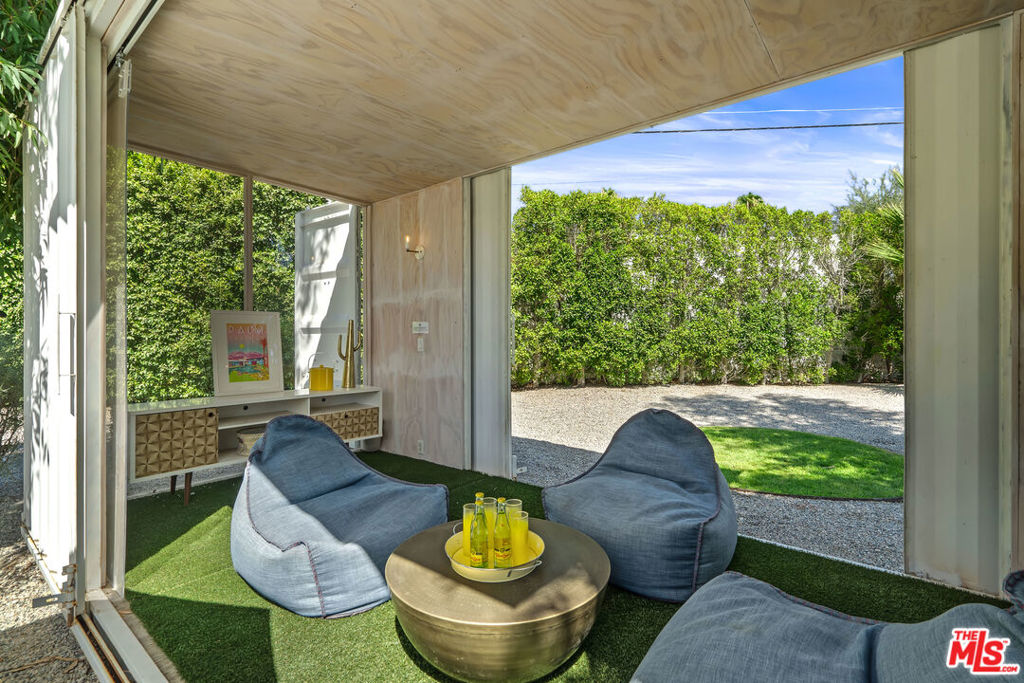 165 S Avenida Elenora