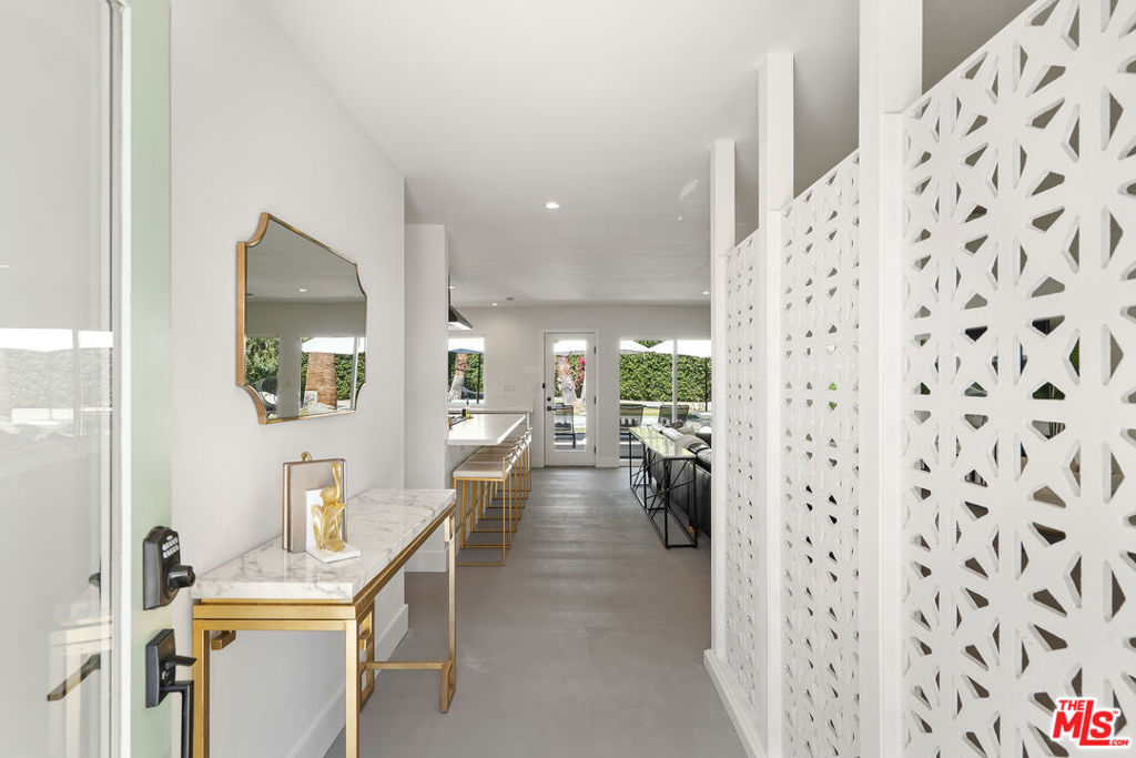 165 S Avenida Elenora