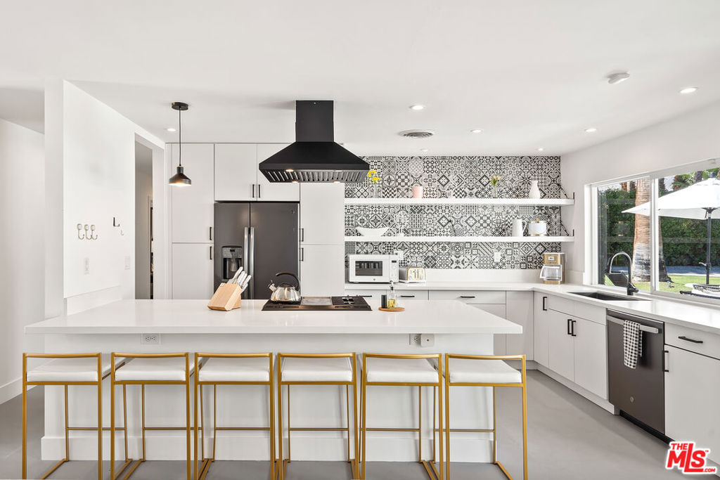 165 S Avenida Elenora