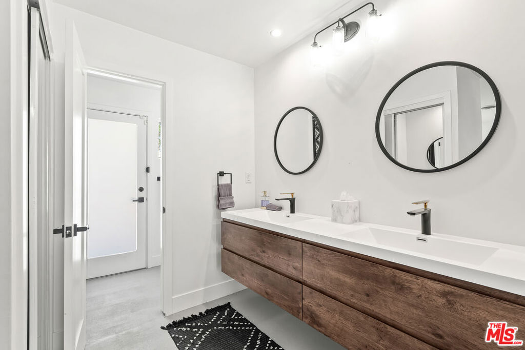 165 S Avenida Elenora