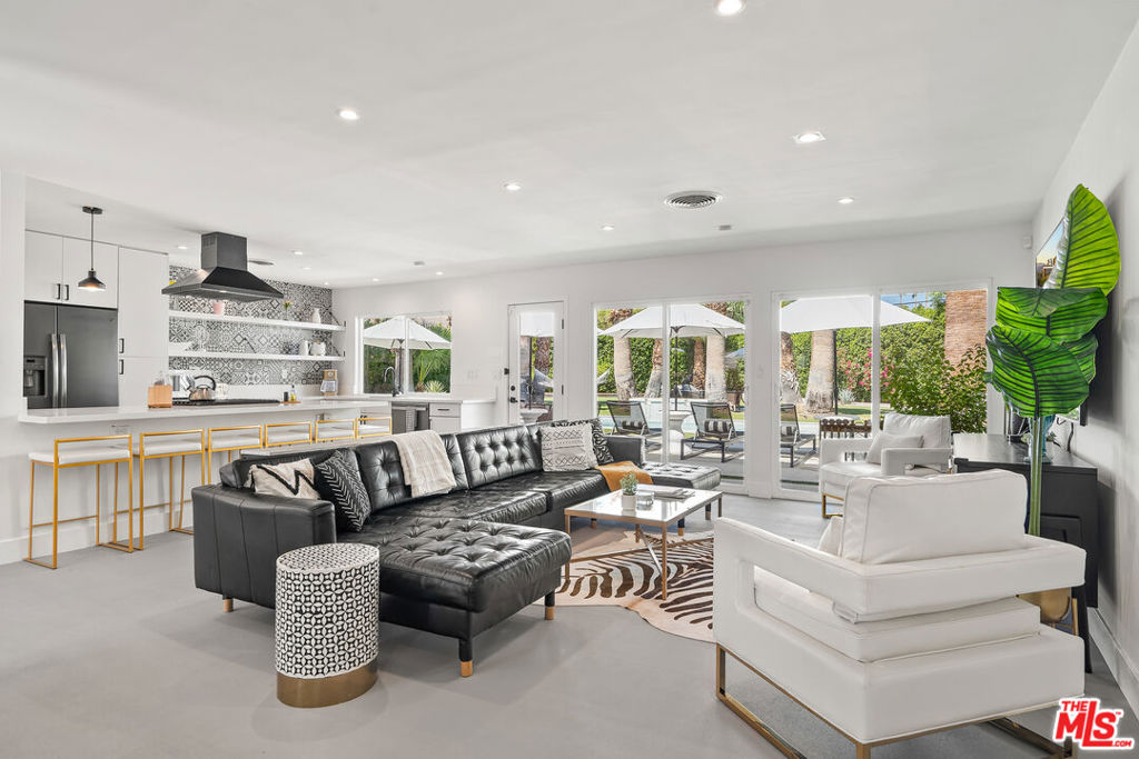 165 S Avenida Elenora