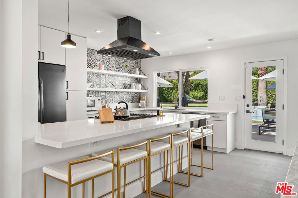 165 S Avenida Elenora