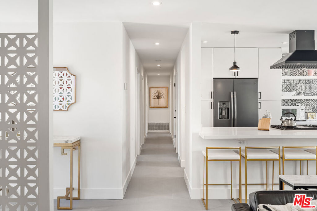 165 S Avenida Elenora