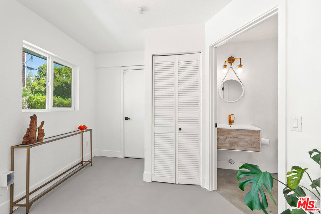 165 S Avenida Elenora