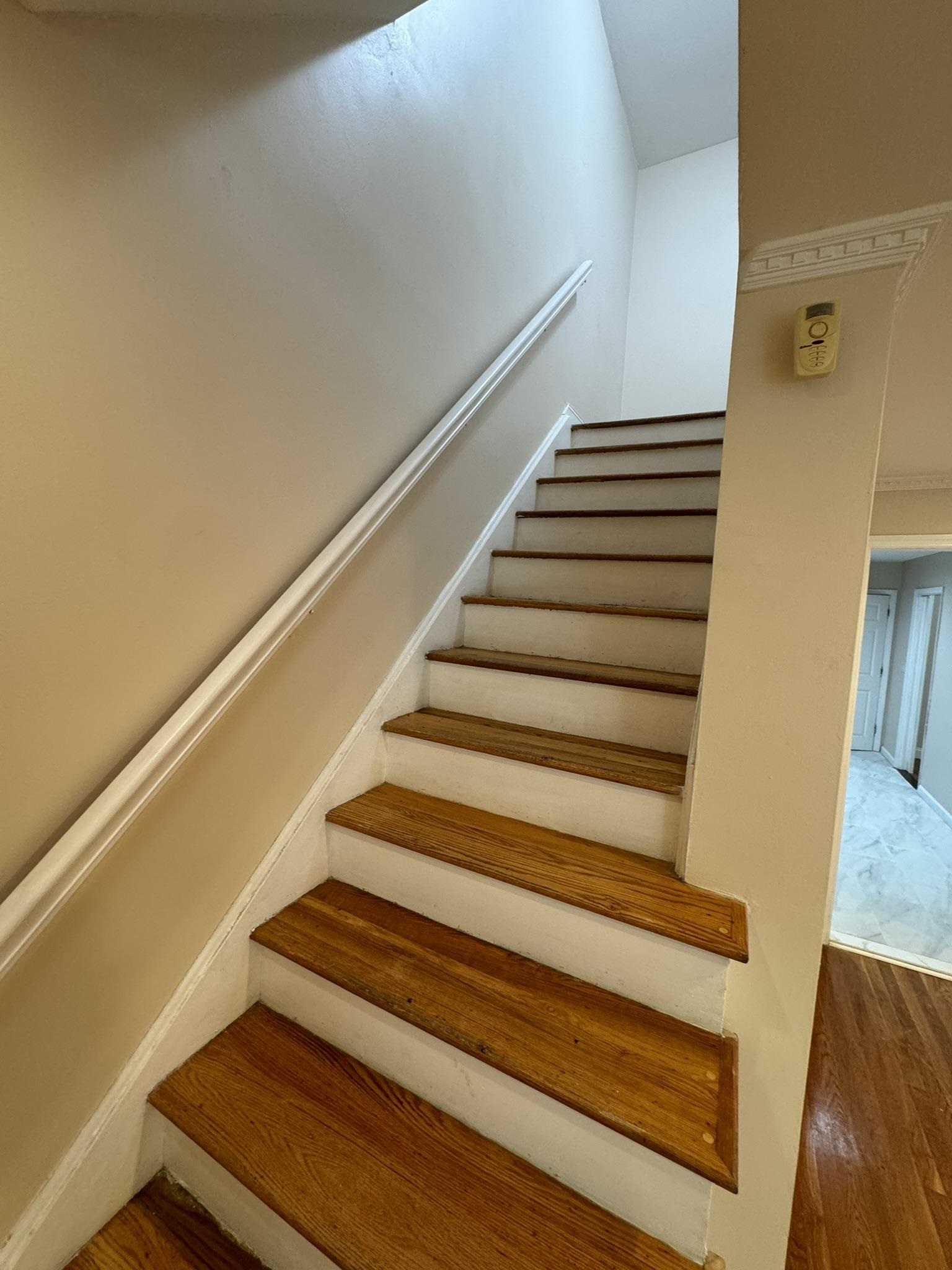 12 GIFFORD AVE