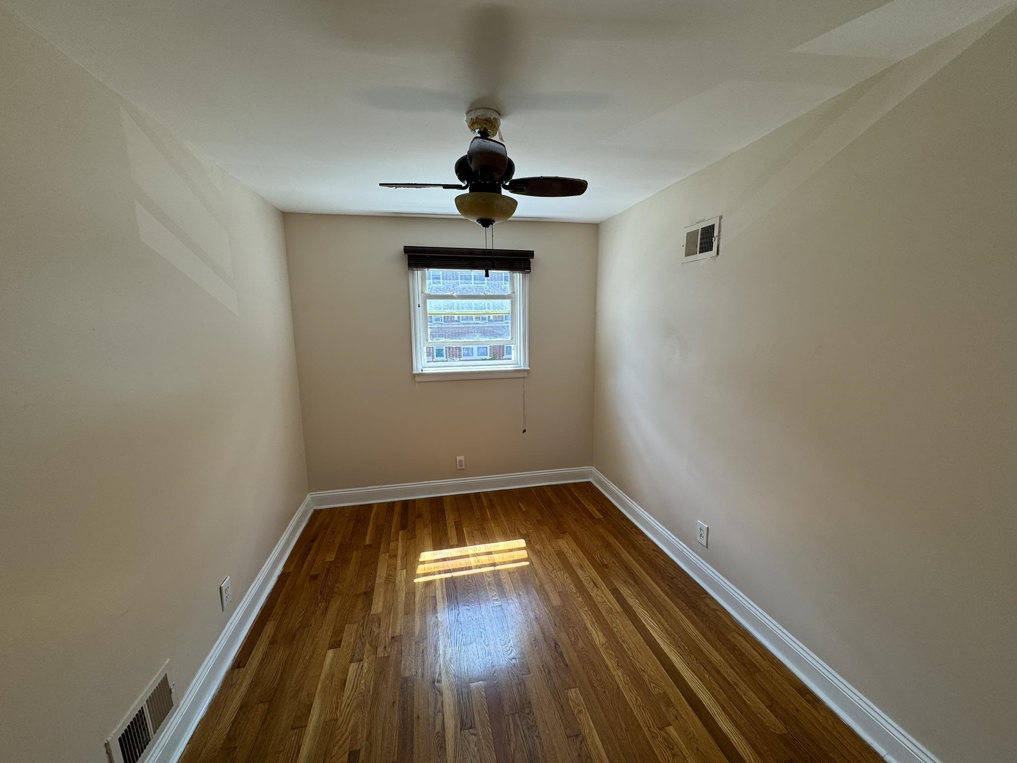 12 GIFFORD AVE