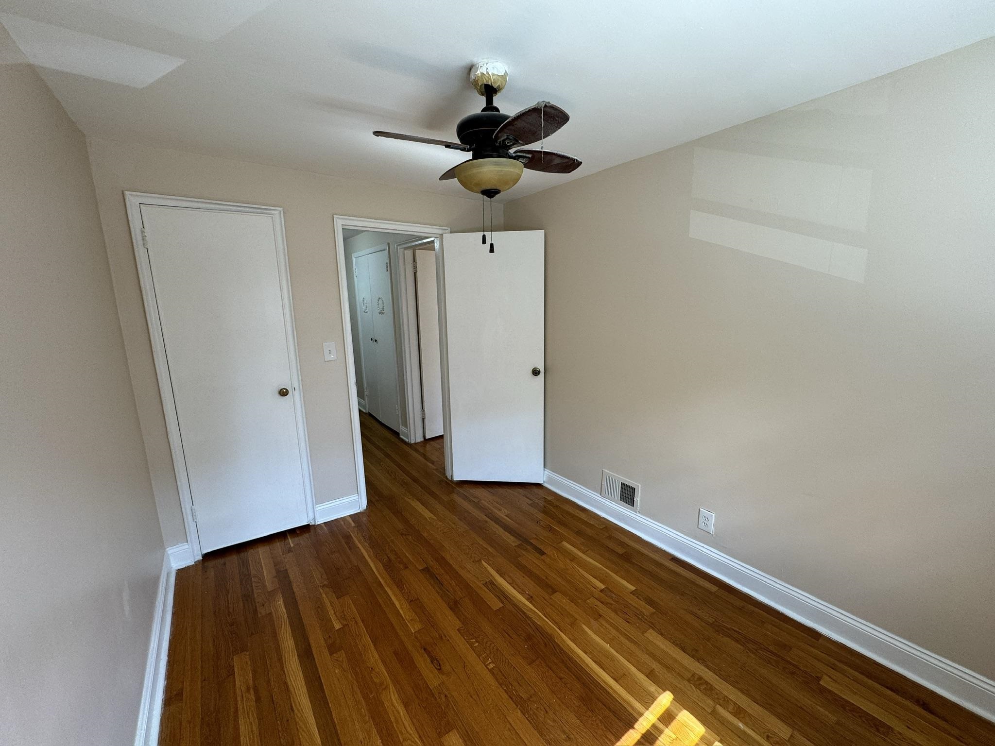 12 GIFFORD AVE
