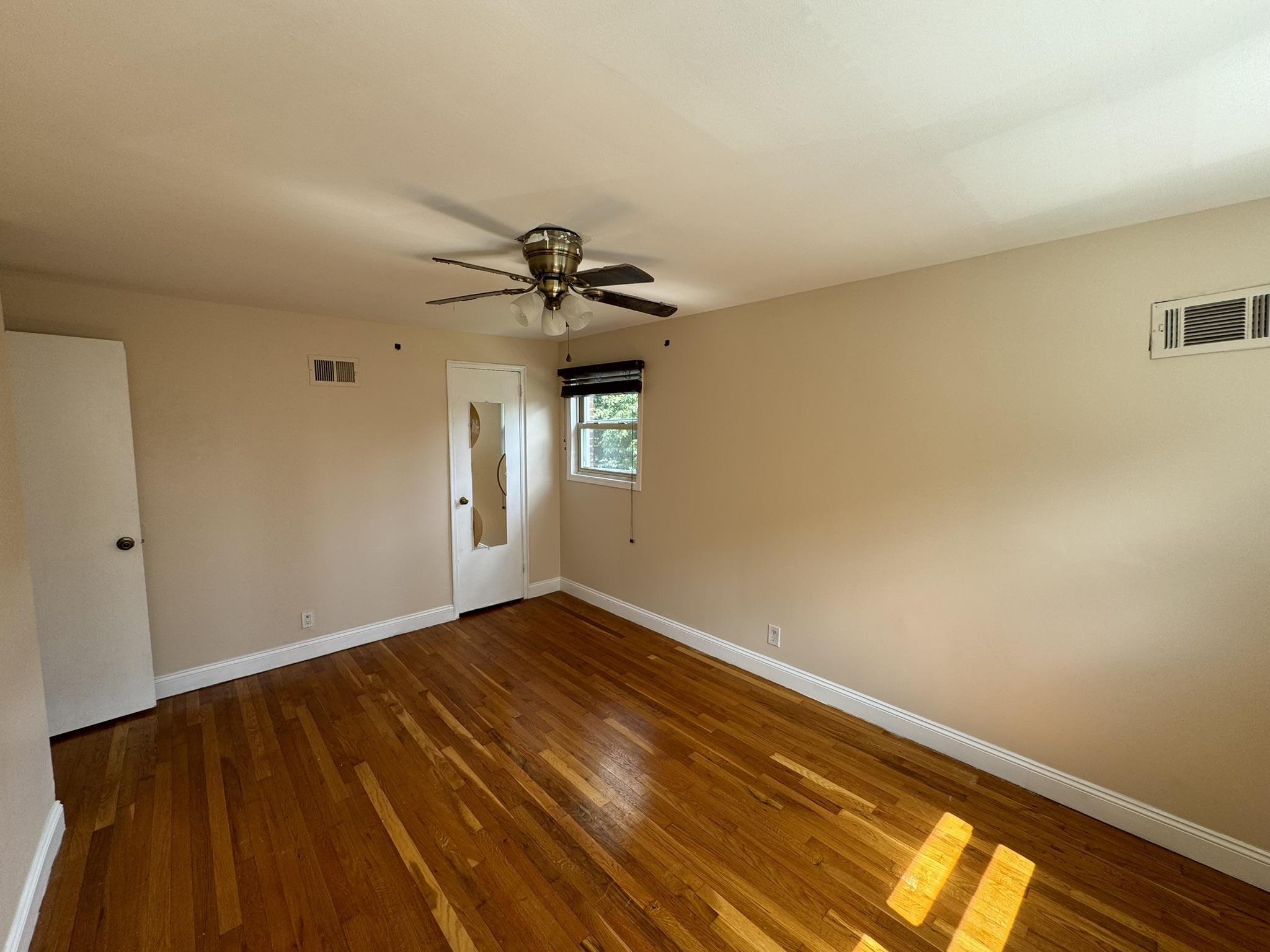 12 GIFFORD AVE