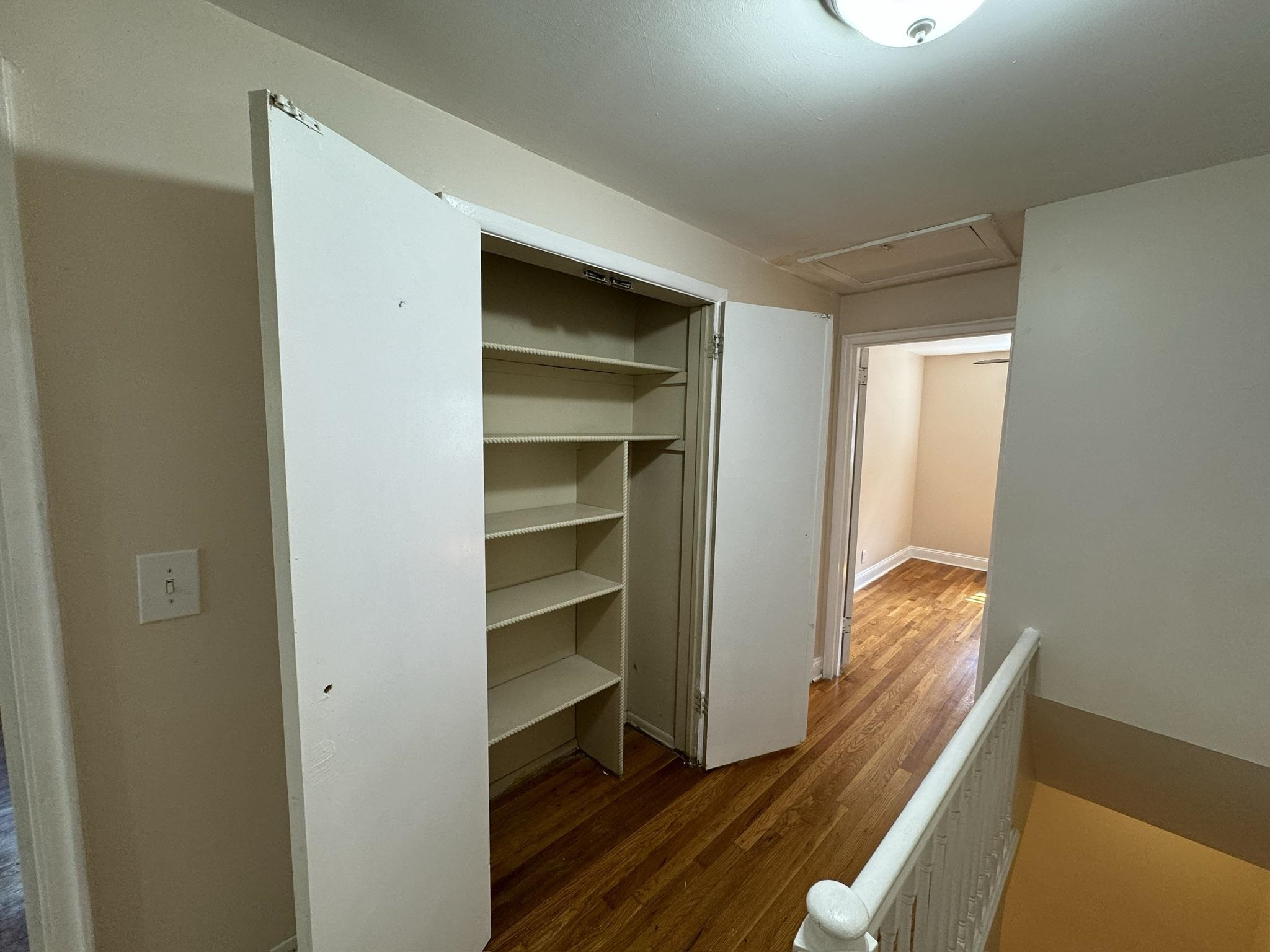 12 GIFFORD AVE