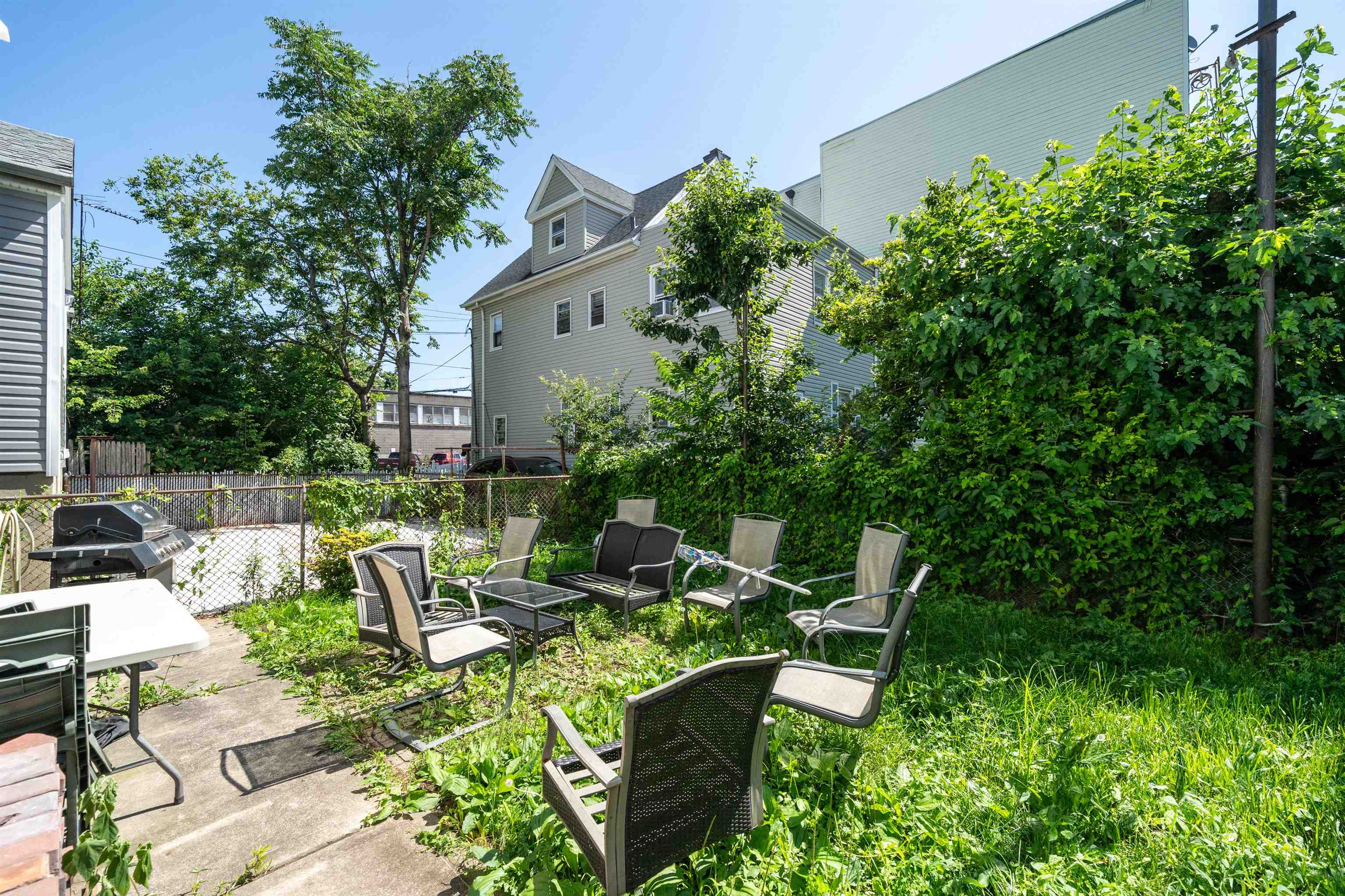 164 HUMPHREY AVE Unit: 2