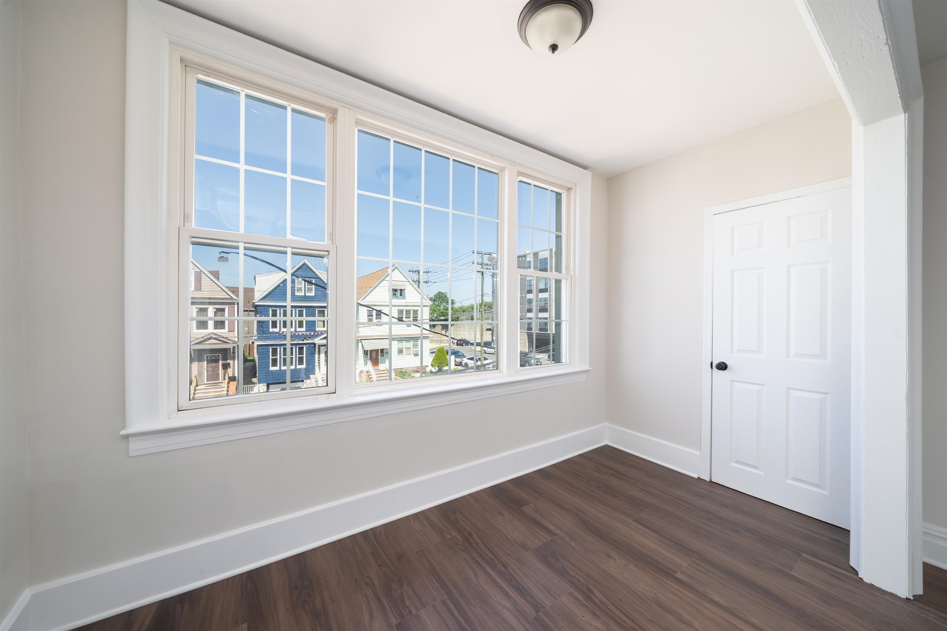 164 HUMPHREY AVE Unit: 2