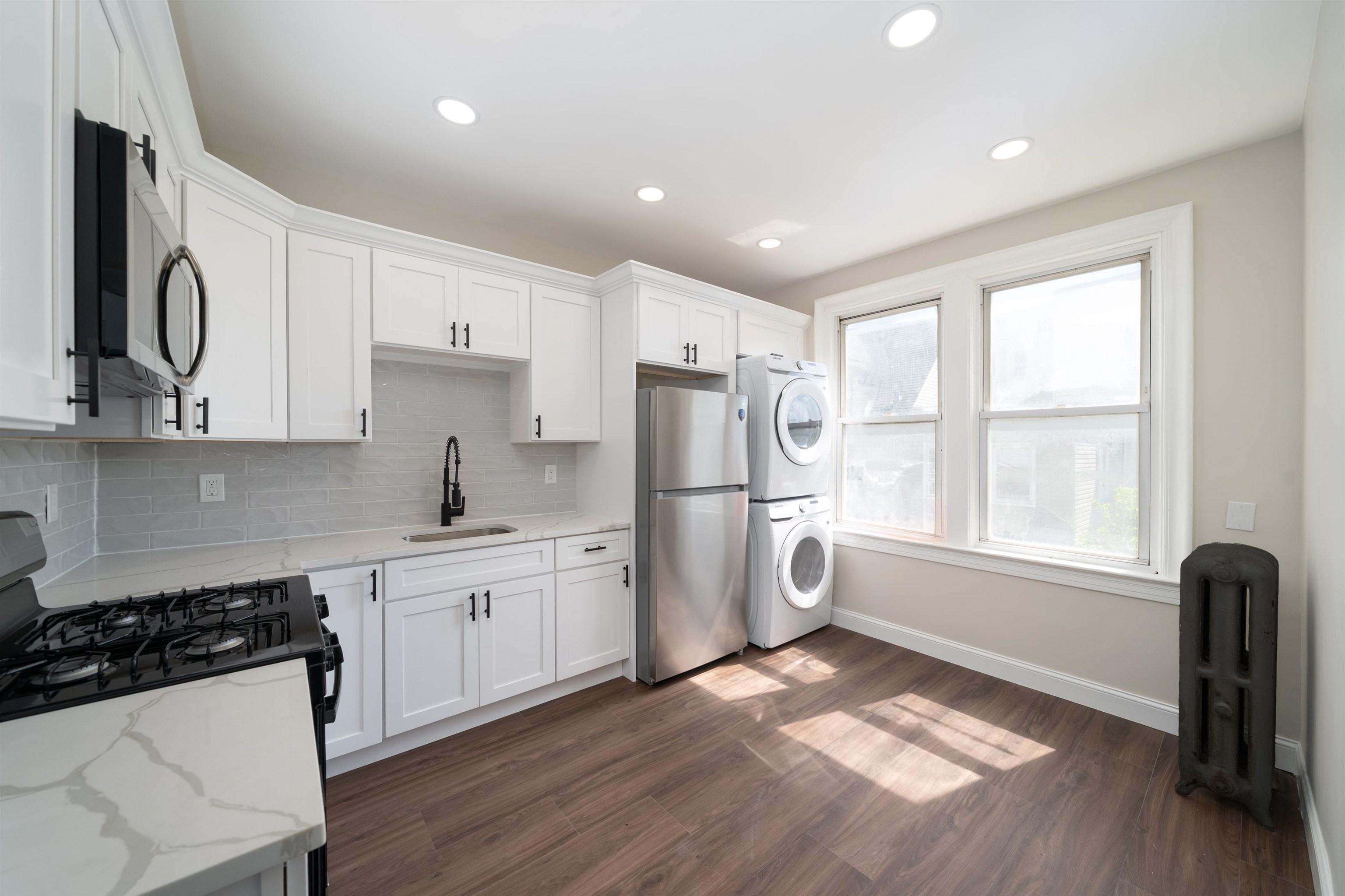 164 HUMPHREY AVE Unit: 2