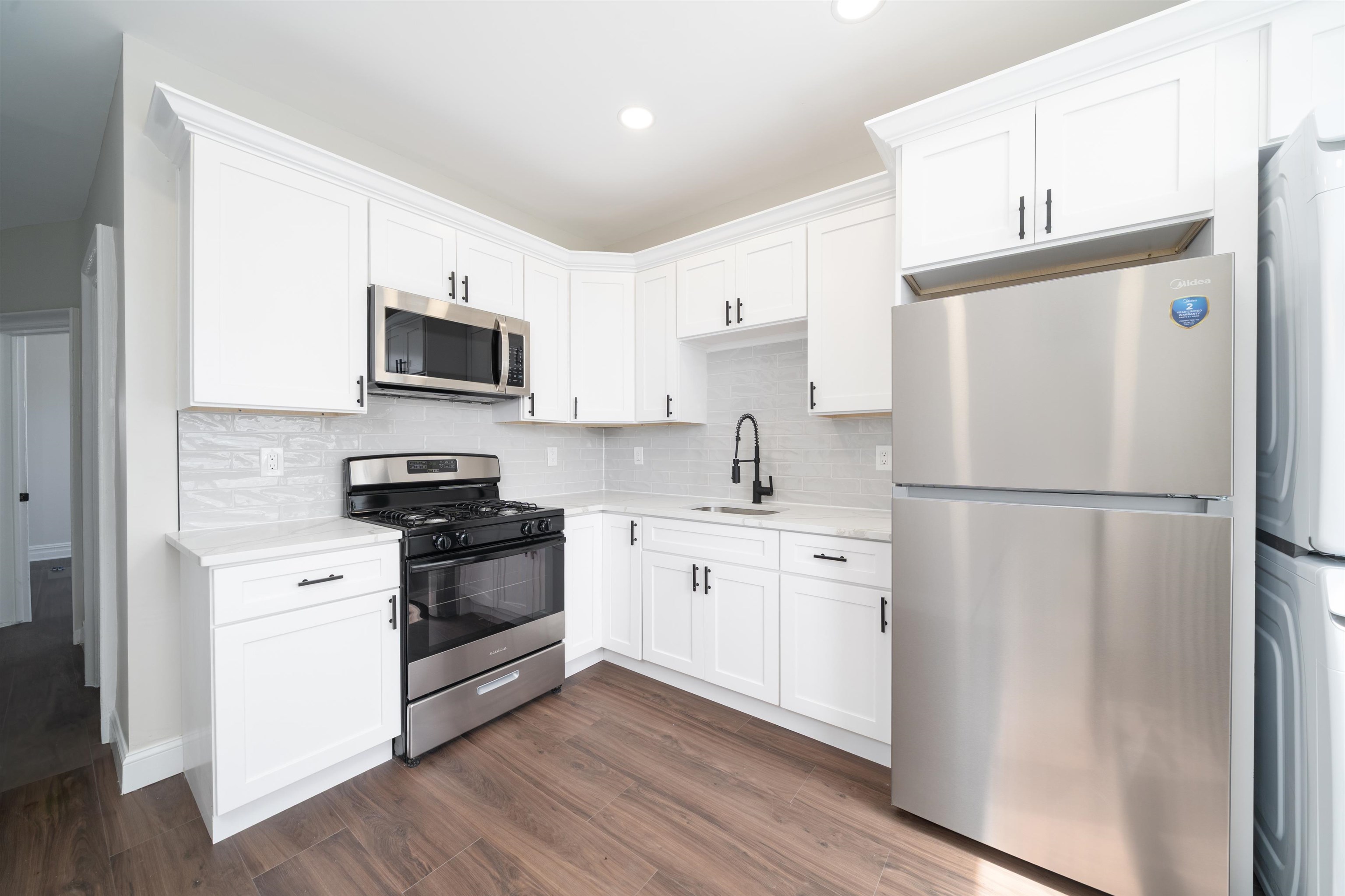 164 HUMPHREY AVE Unit: 2