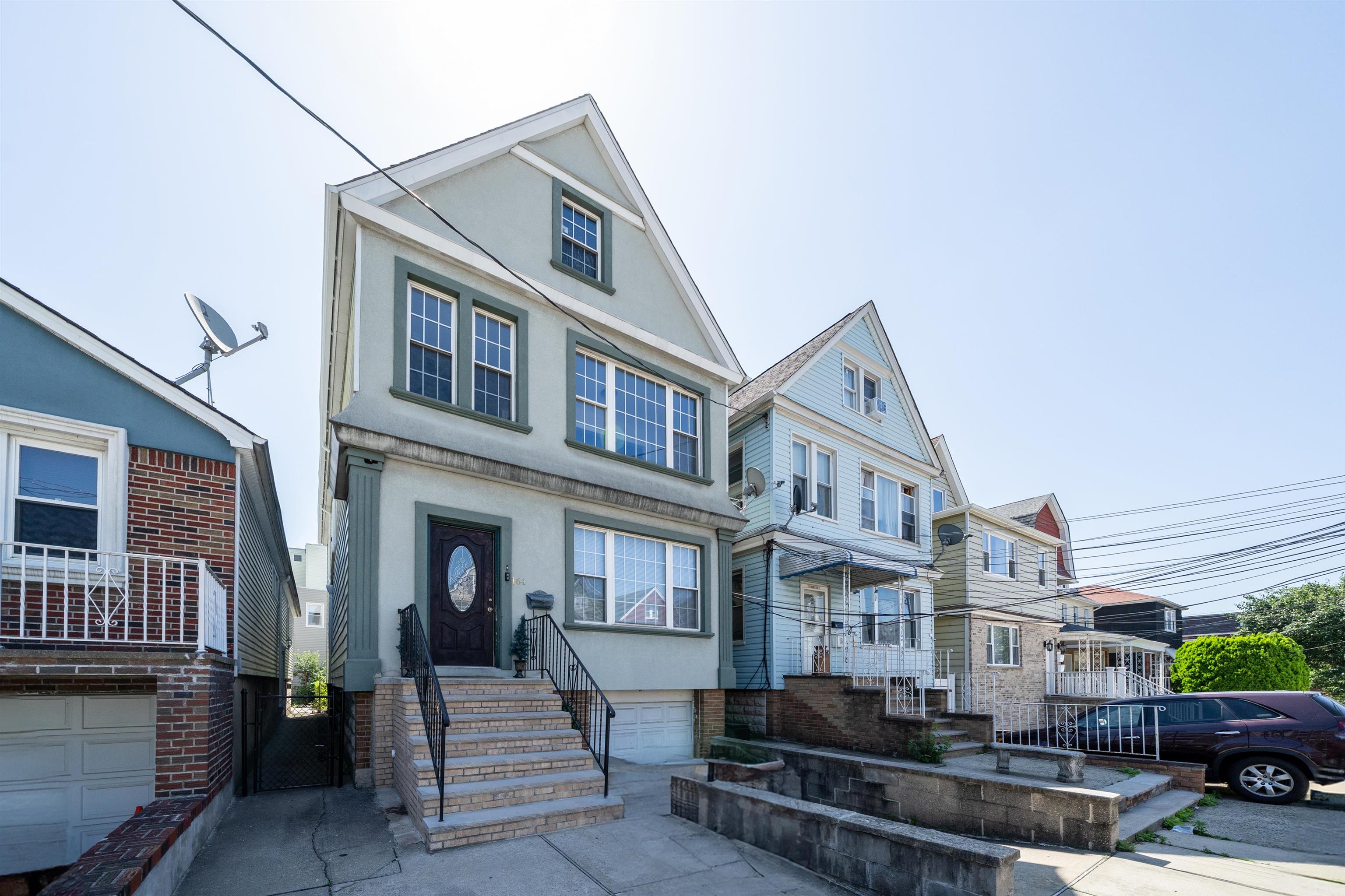 164 HUMPHREY AVE Unit: 2
