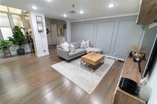 227 CHRISTOPHER COLUMBUS DR Unit: 130B