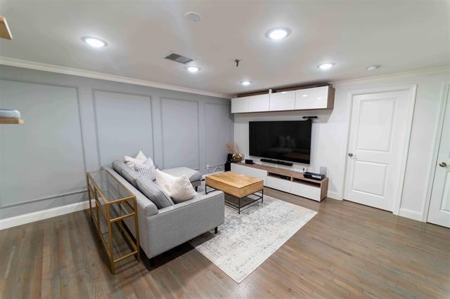 227 CHRISTOPHER COLUMBUS DR Unit: 130B