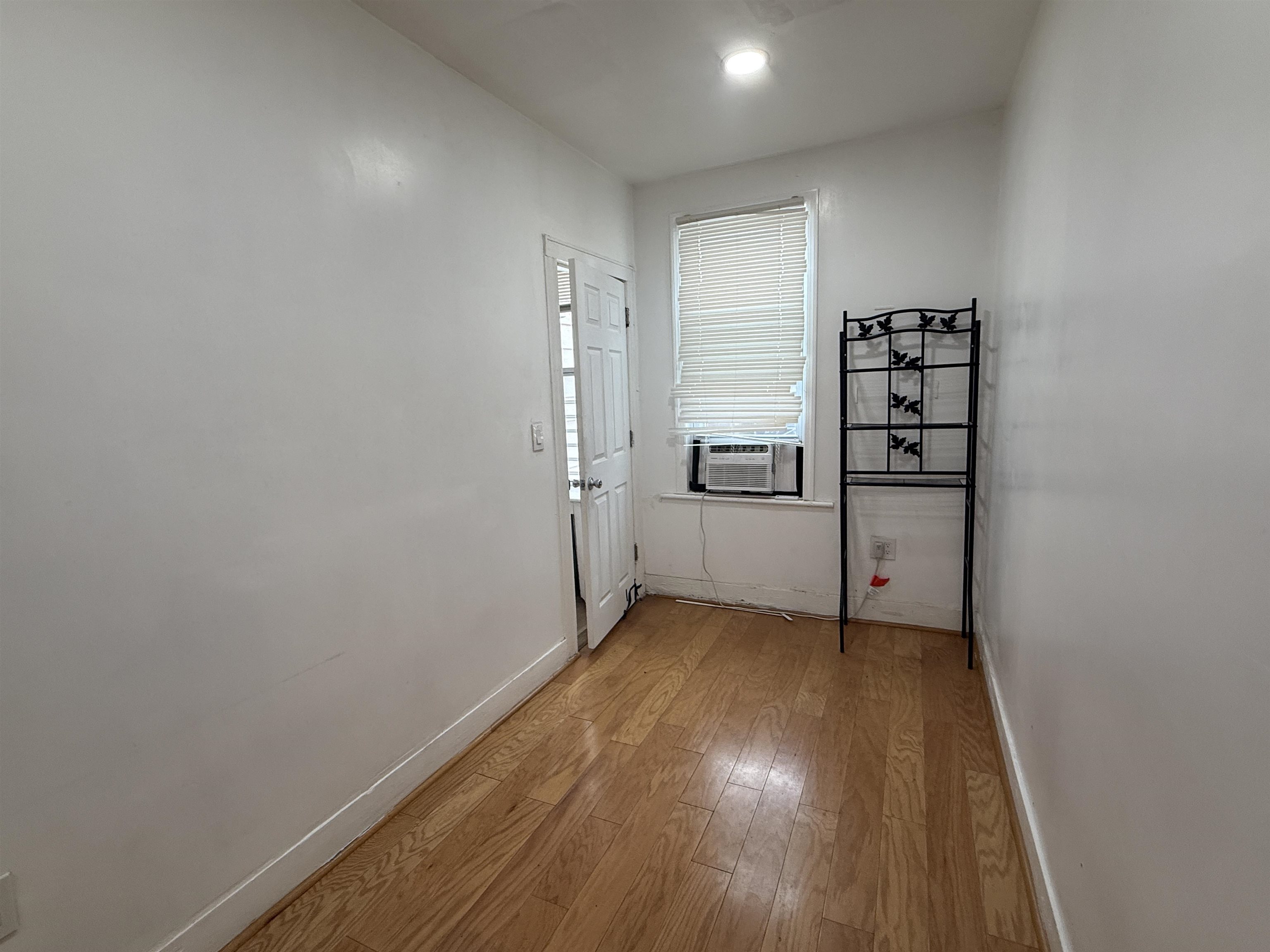 135a GRACE ST Unit: 2a