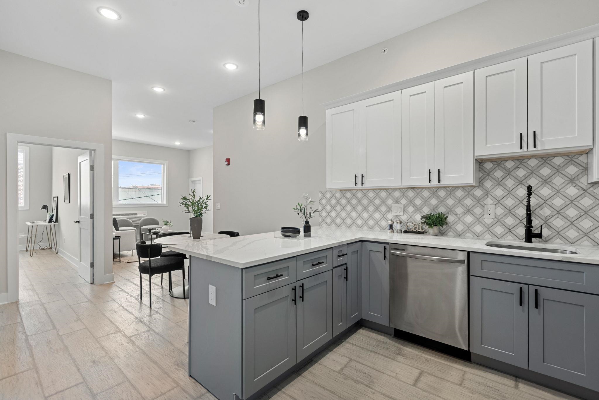 519 54TH ST Unit: 2B
