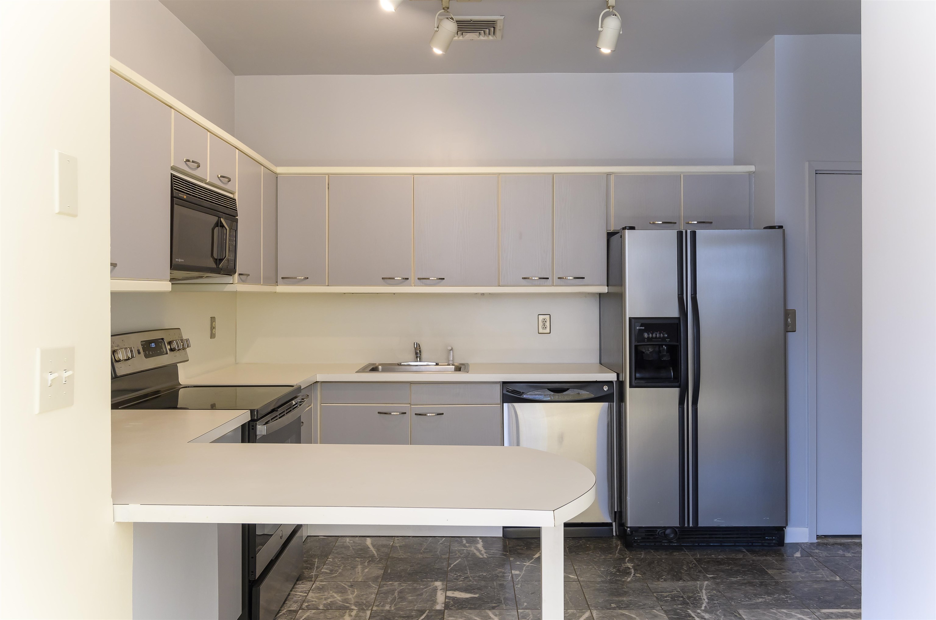 75 LIBERTY AVE Unit: C17