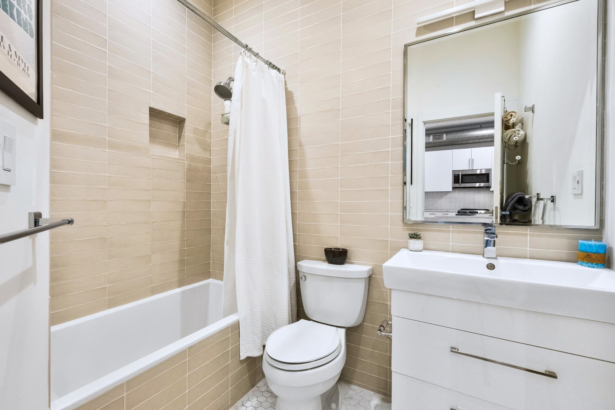 325 5TH ST Unit: 3