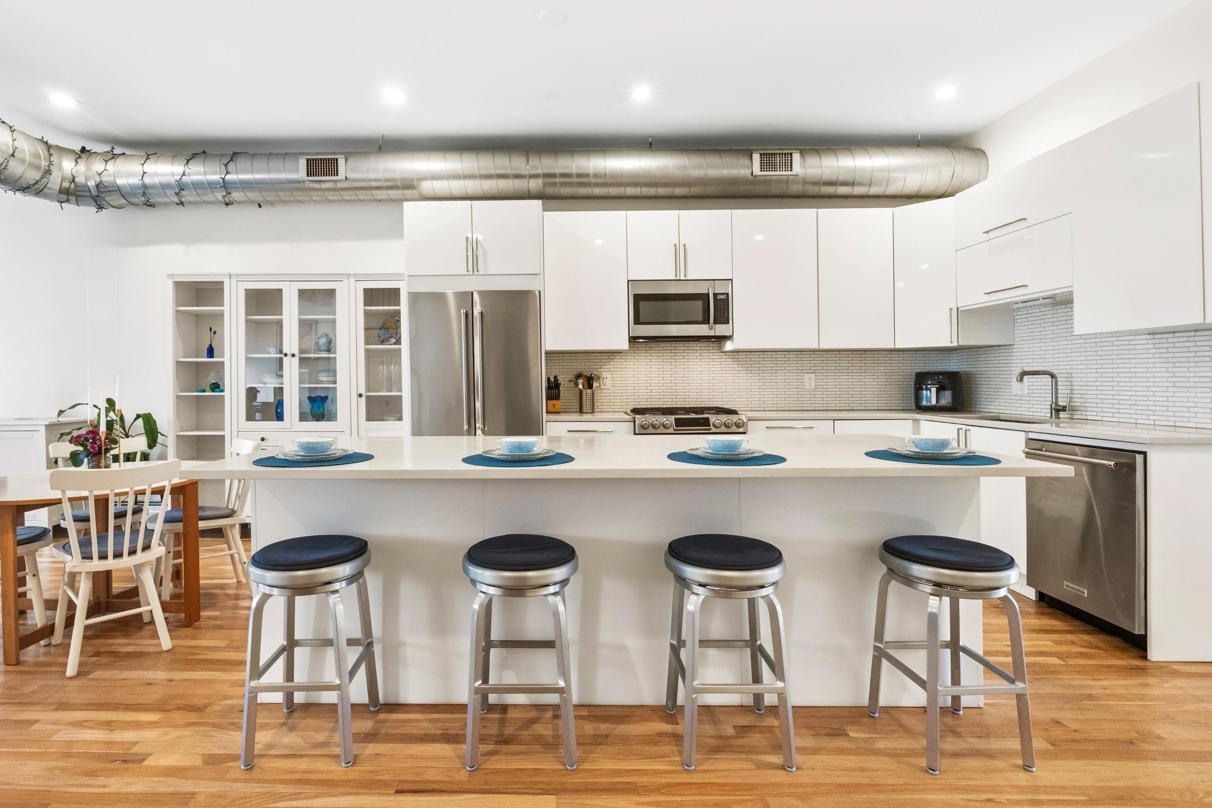 325 5TH ST Unit: 3