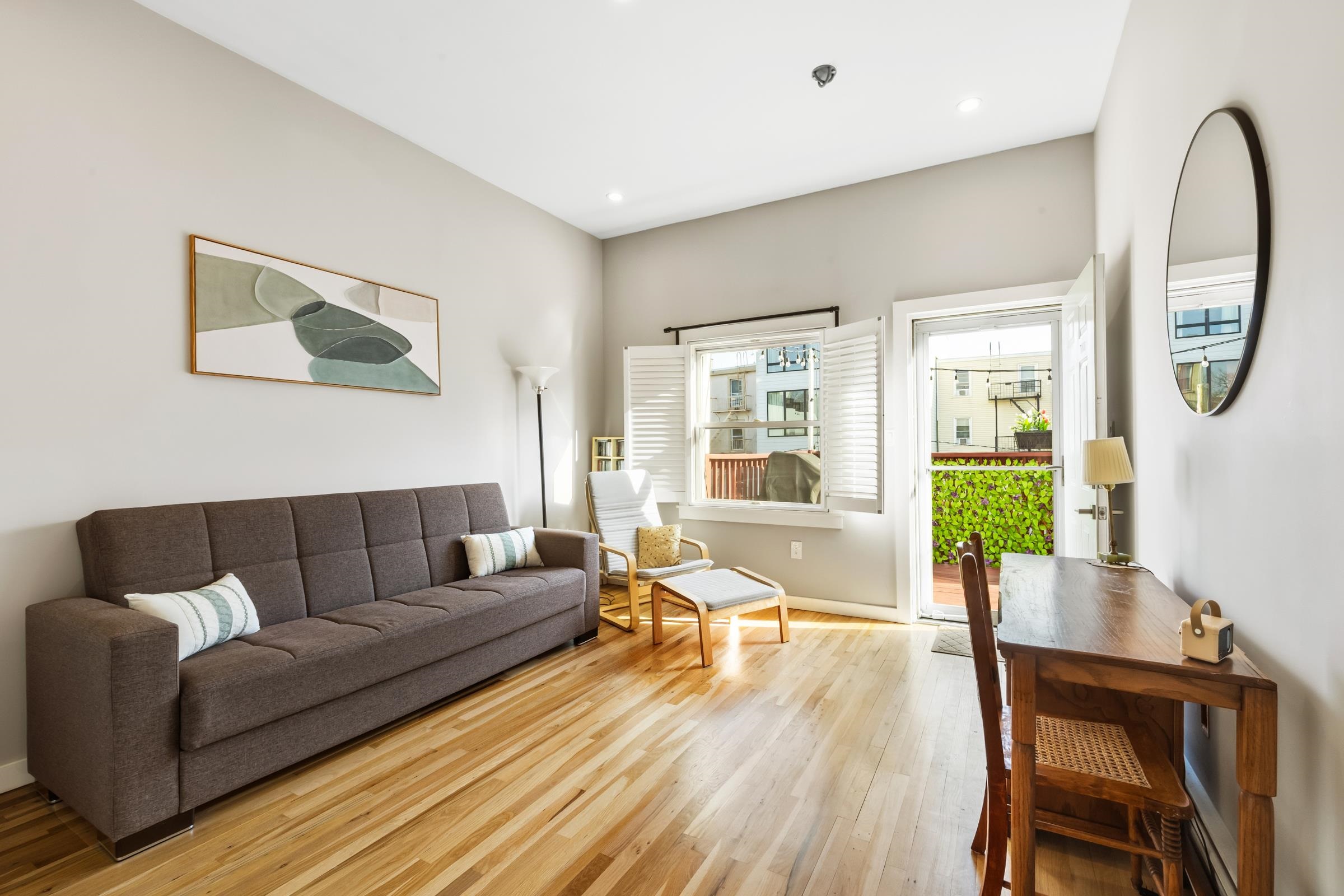 325 5TH ST Unit: 3