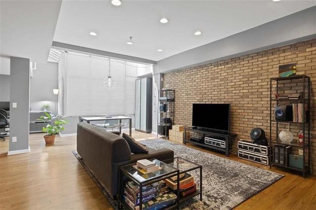 357 VARICK ST Unit: 324B