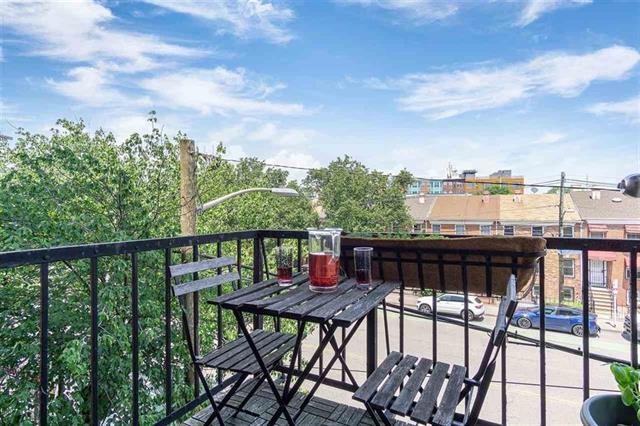 357 VARICK ST Unit: 324B