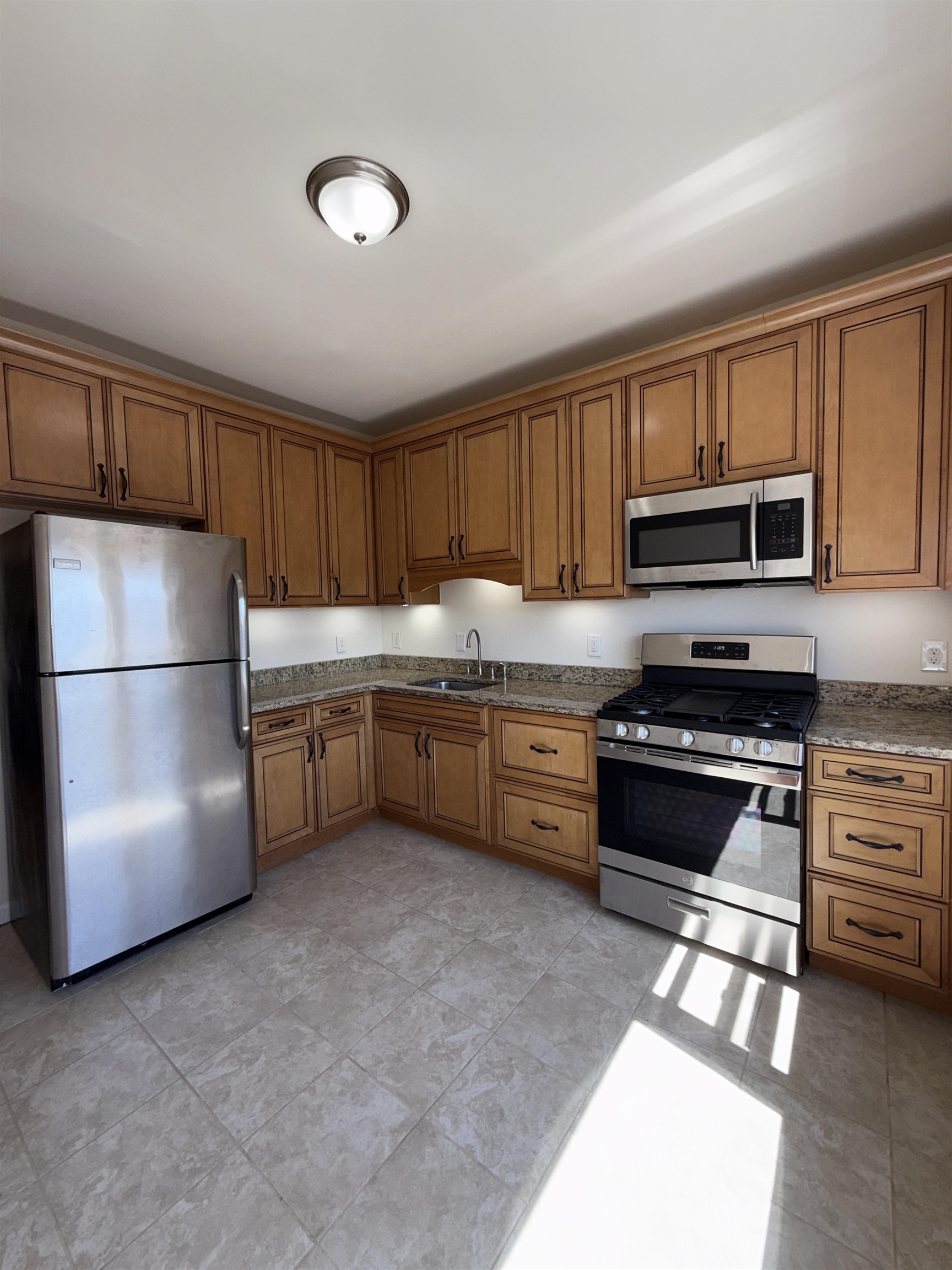 726 GARFIELD AVE Unit: 1