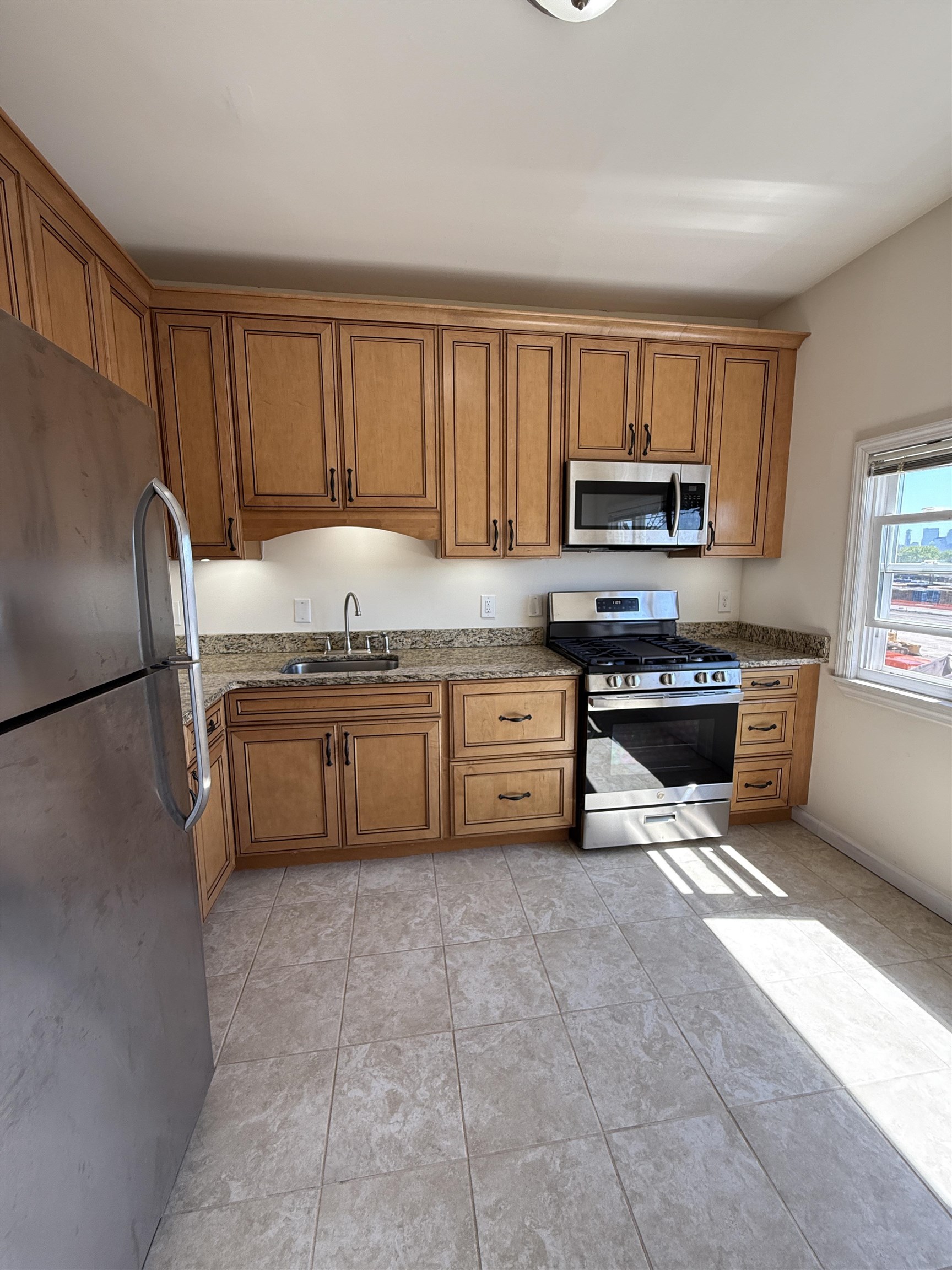 726 GARFIELD AVE Unit: 1