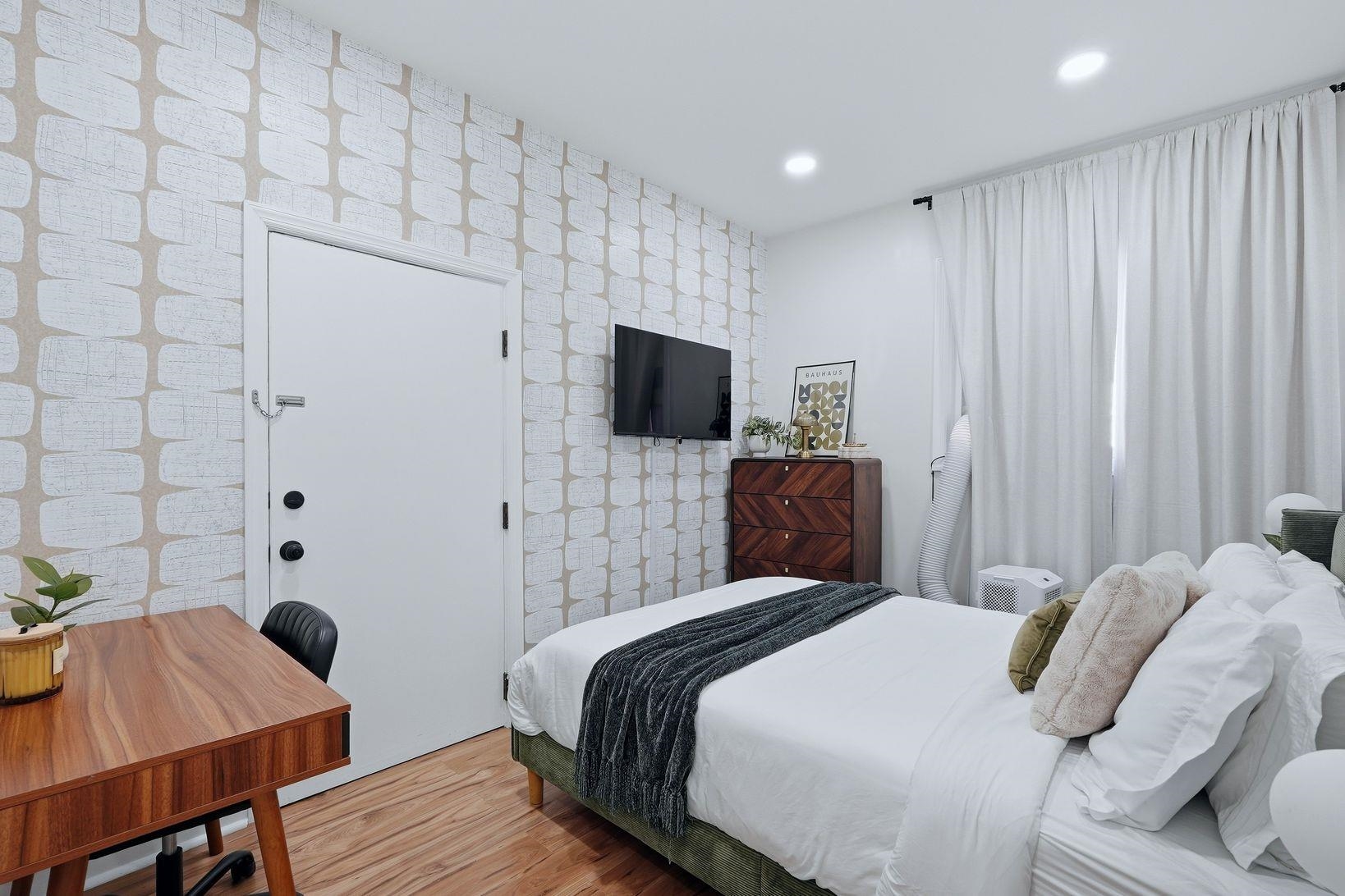 423 5TH ST Unit: 1