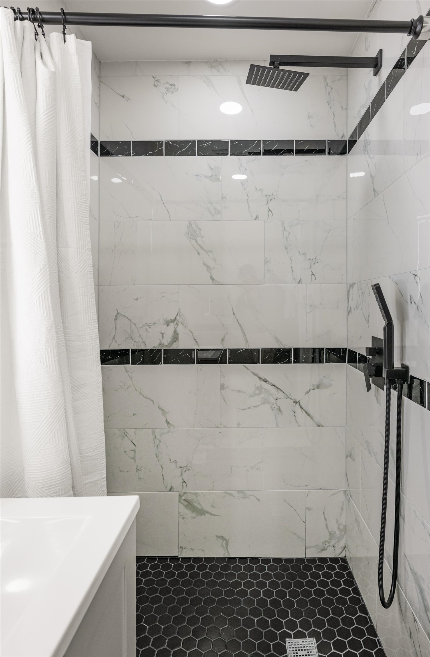 423 5TH ST Unit: 1