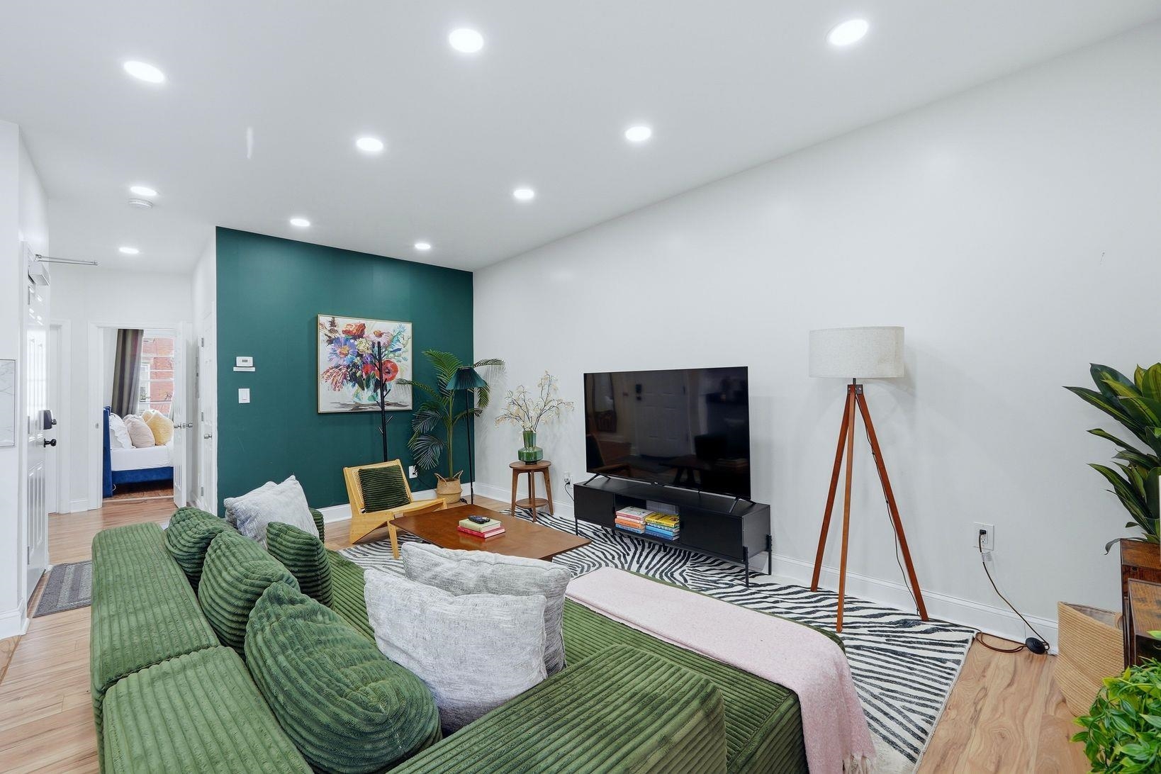 423 5TH ST Unit: 2