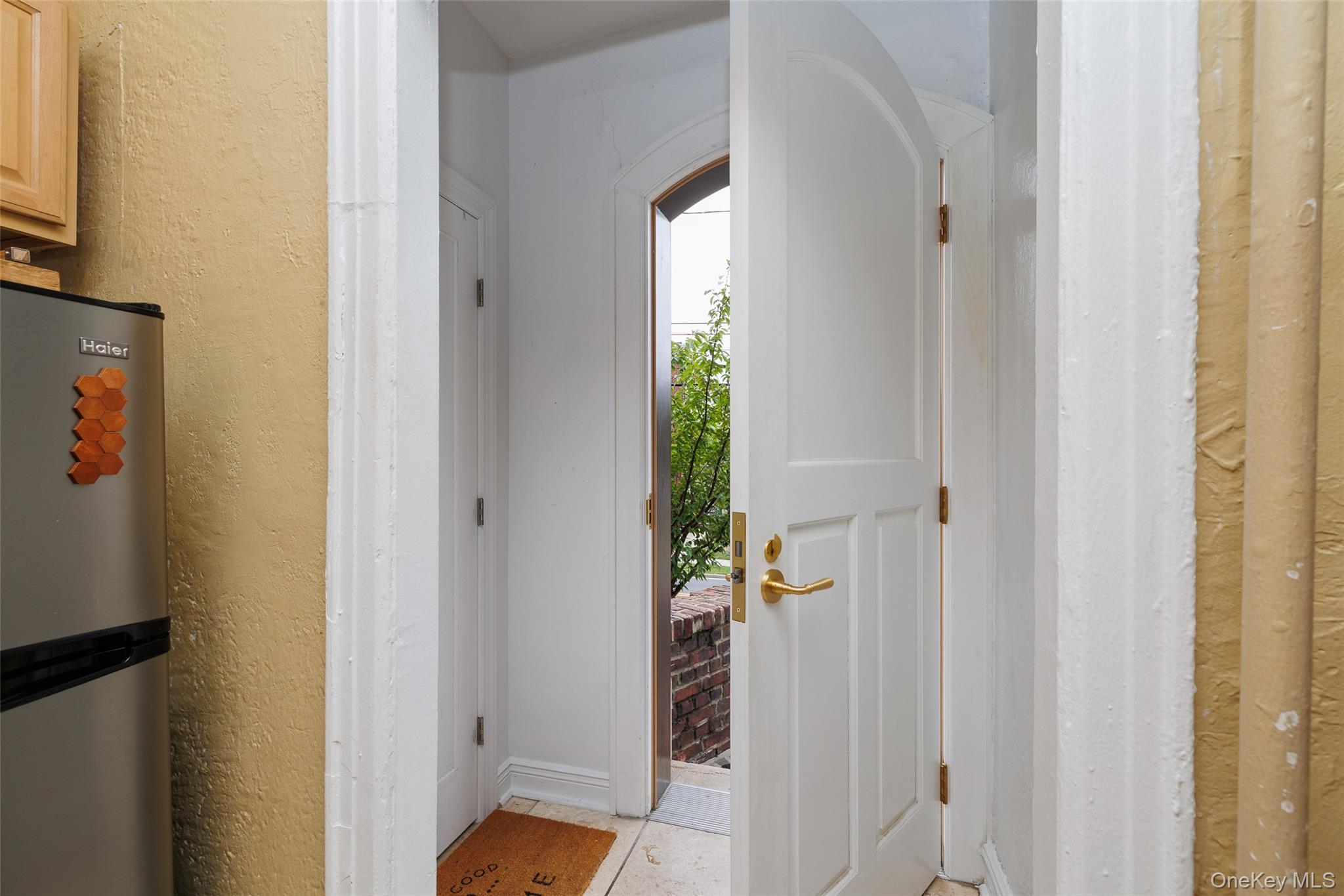 12 Hempstead Avenue Unit: 2