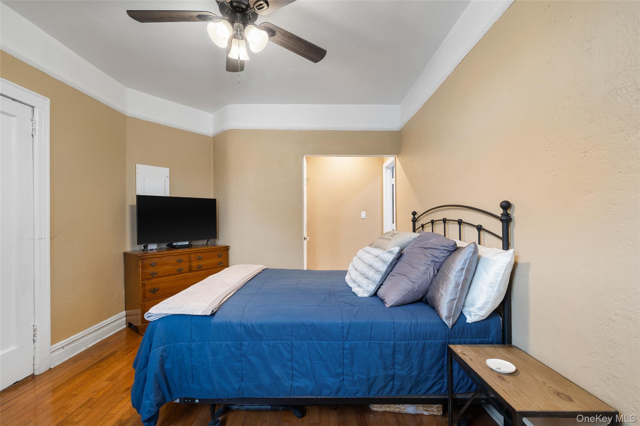 12 Hempstead Avenue Unit: 2