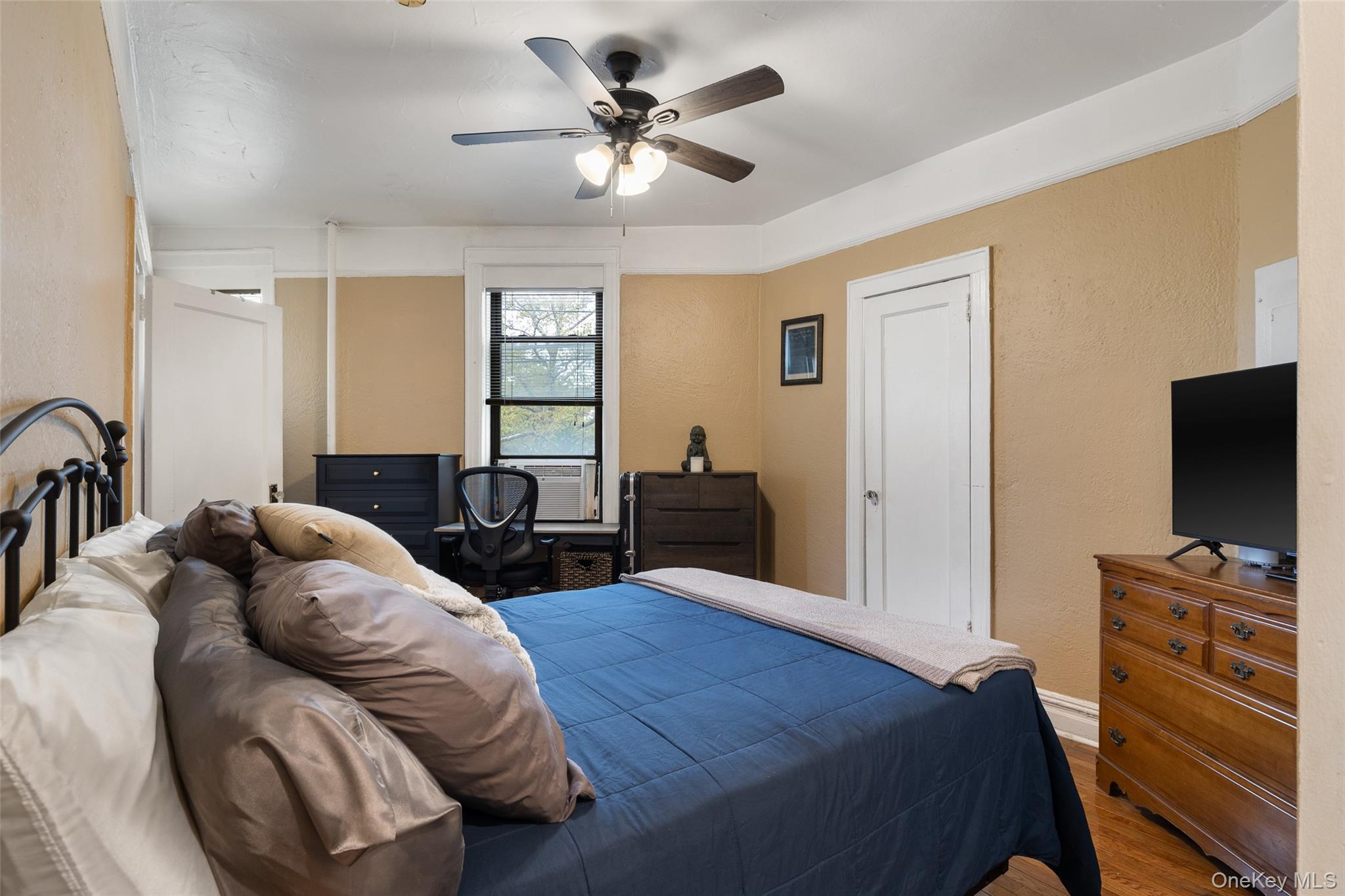 12 Hempstead Avenue Unit: 2