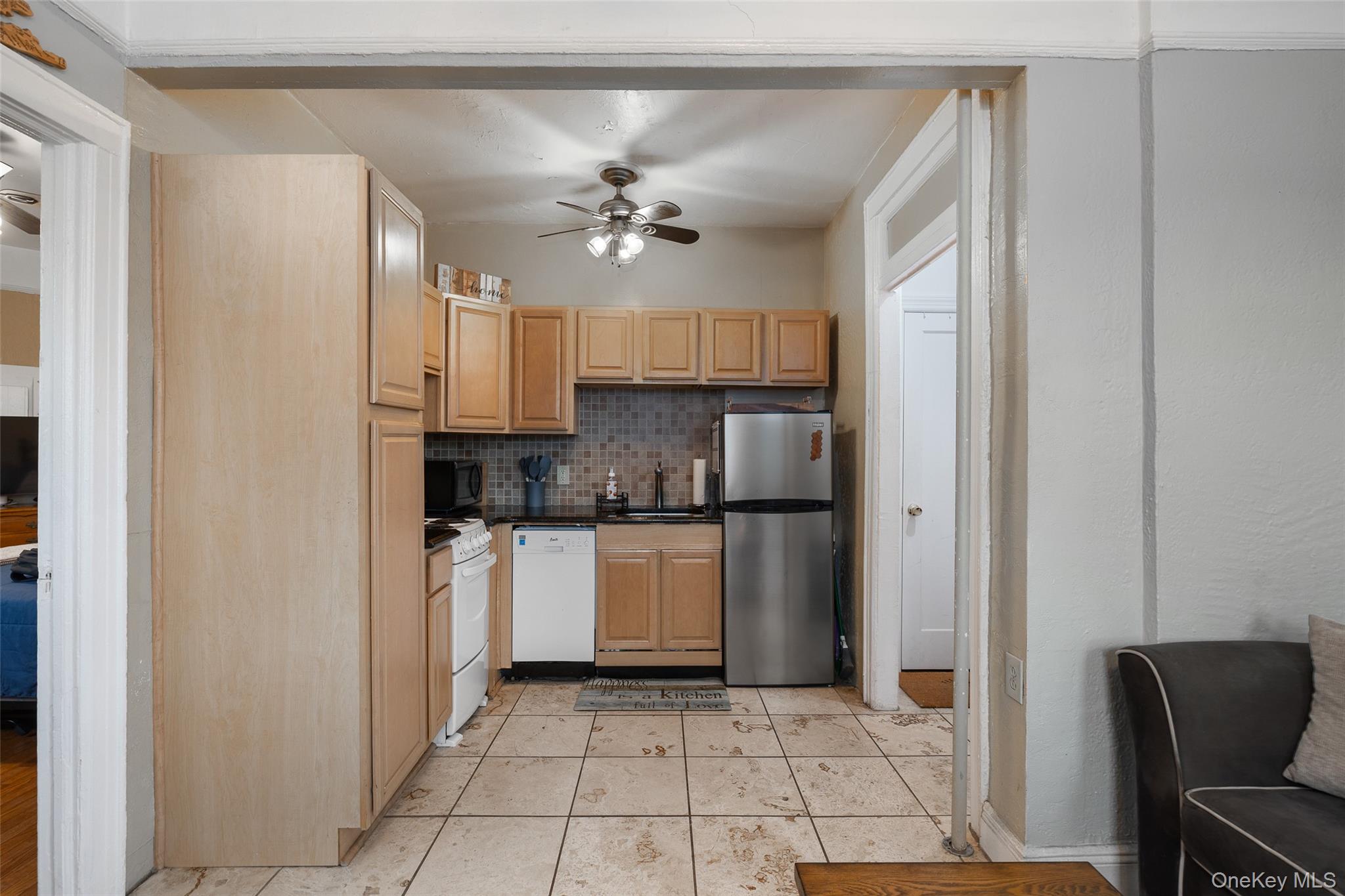 12 Hempstead Avenue Unit: 2