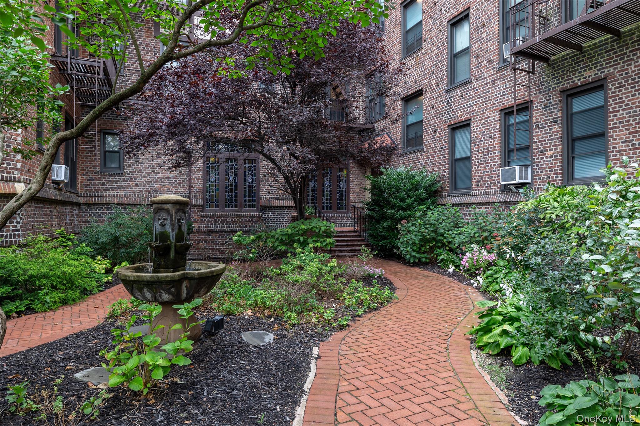 12 Hempstead Avenue Unit: 2